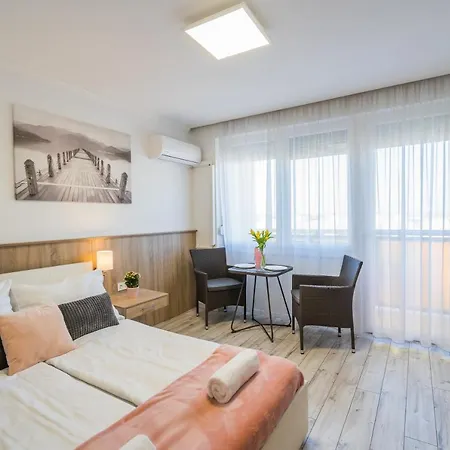Myflat Laura